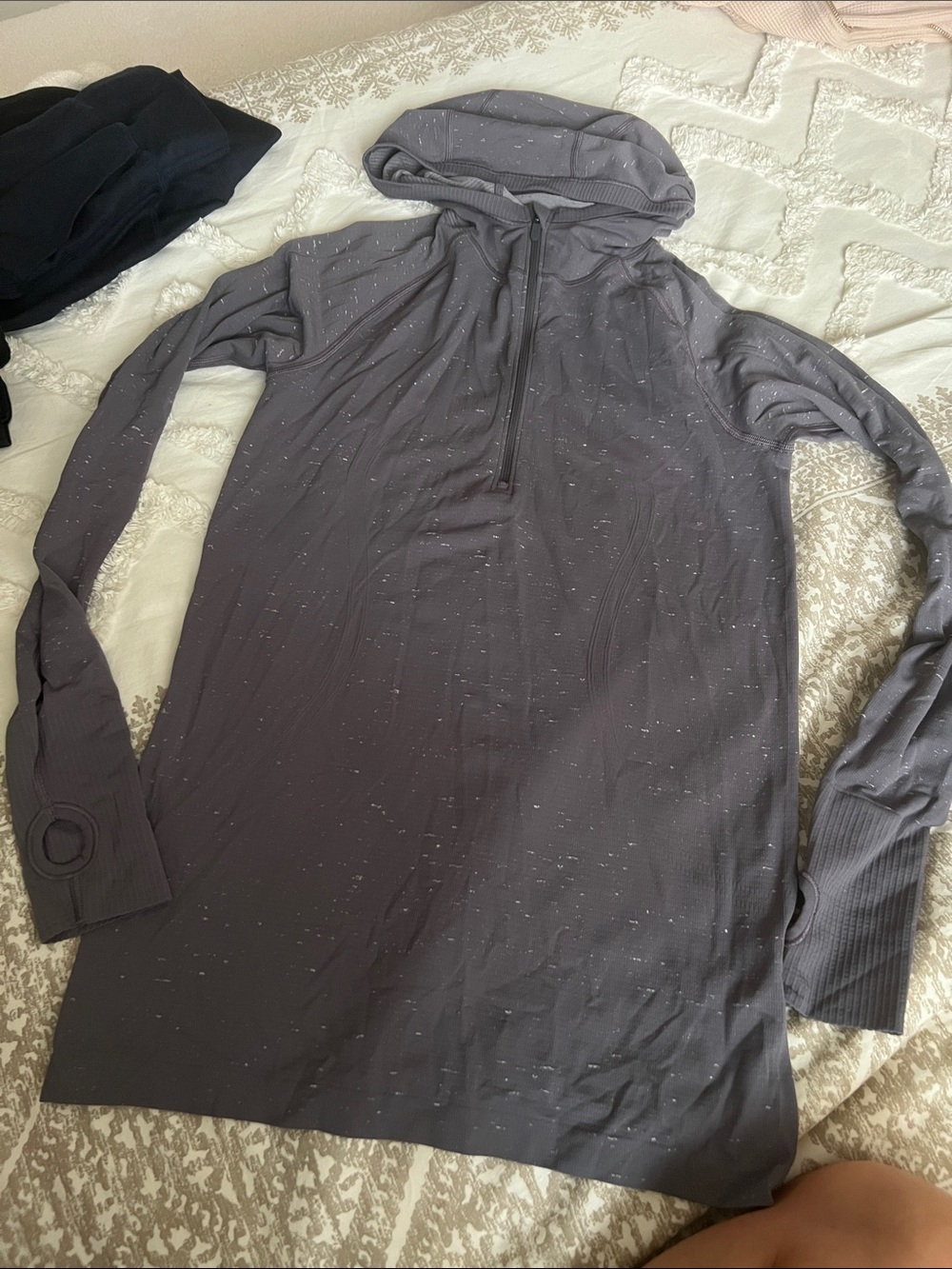 Men's Hooded Long-Sleeve Sweater in Charcoal Gray